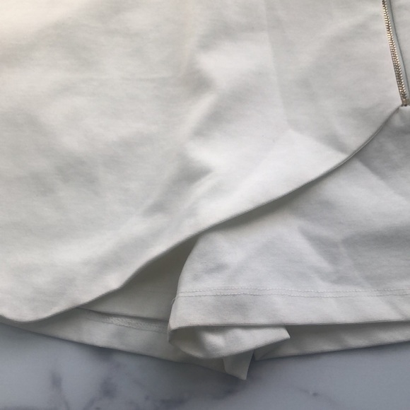 Wishlist White Envelope Wrap Skort Shorts Size Large - Picture 10 of 10